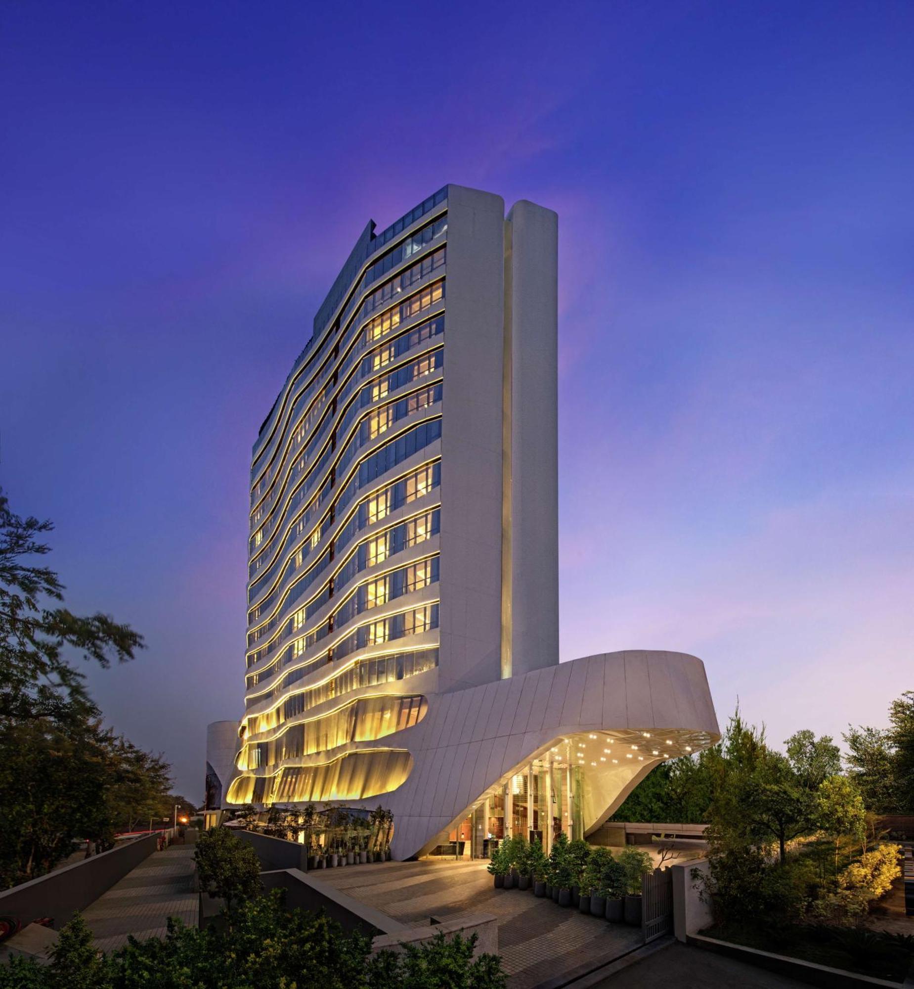 Doubletree By Hilton Ahmedabad Hotel Exterior photo